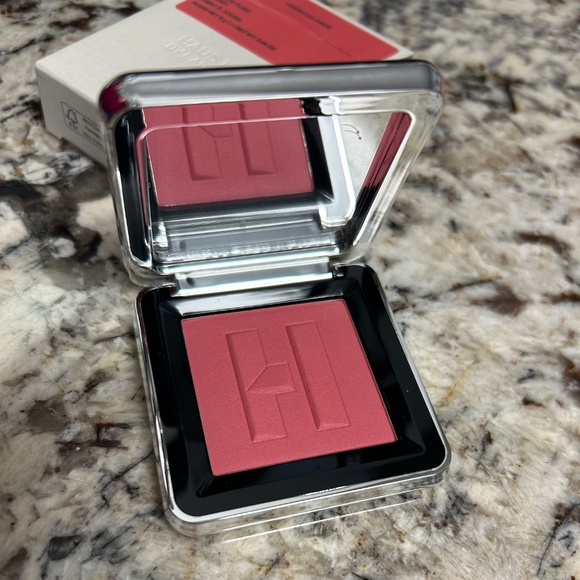 NEW HAUS LABY by LADY GAGA CHEEK COLOR FUSE BLUSH POWDER in Hibiscus Haze - Picture 6 of 7